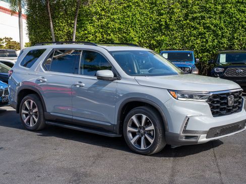 Certified 2023 Honda Pilot Elite image 3