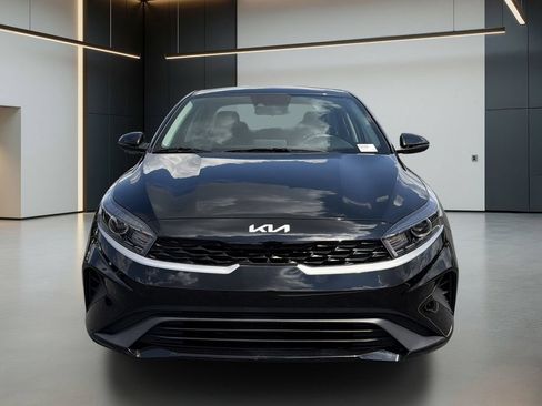 Used 2023 Kia Forte LXS w/ LXS Technology Package FWD image 9