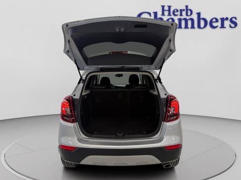 Used 2022 Buick Encore Preferred image 7