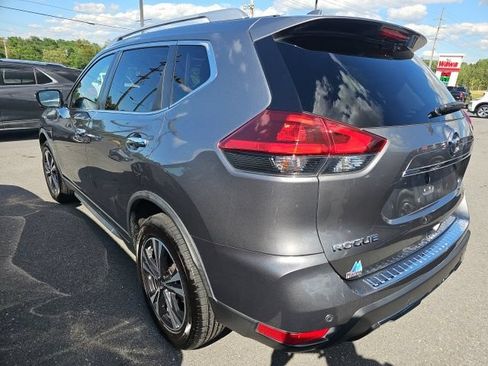 Certified 2020 Nissan Rogue SV w/ Sun & Sound Touring Package AWD/4WD image 4