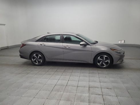 Used 2021 Hyundai Elantra SEL w/ Convenience + Premium Package FWD image 11