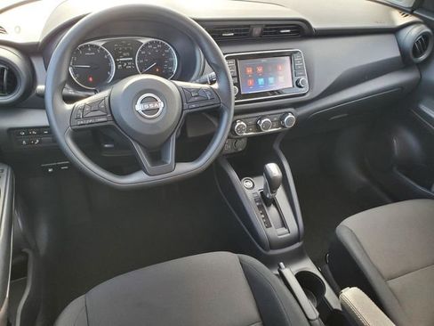Certified 2025 Nissan Kicks Play S image 13