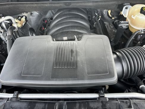 Used 2023 Chevrolet Suburban RST RWD image 11