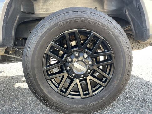 Used 2022 Ford F250 Lariat w/ Black Appearance Pkg image 19