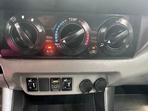 Used 2013 Toyota Tacoma Double Cab V6 Auto 4WD image 18