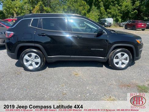 Used 2019 Jeep Compass Latitude image 2