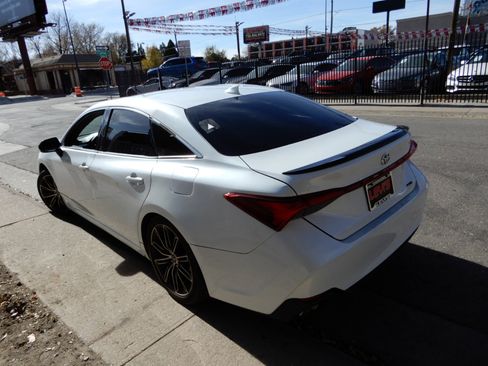 Used 2019 Toyota Avalon XSE image 7