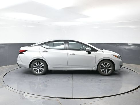 Used 2025 Nissan Versa SV FWD image 2