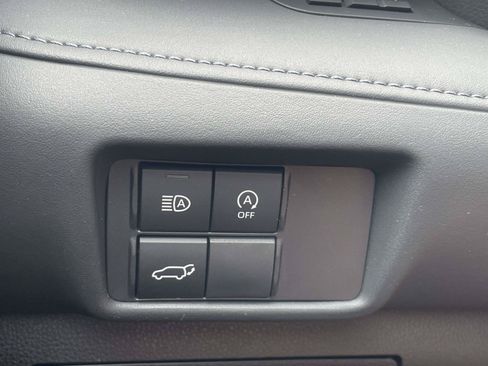 Used 2023 Toyota Highlander XLE FWD image 25