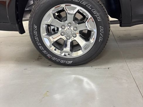 New 2026 RAM 1500 4x4 Crew Cab image 32