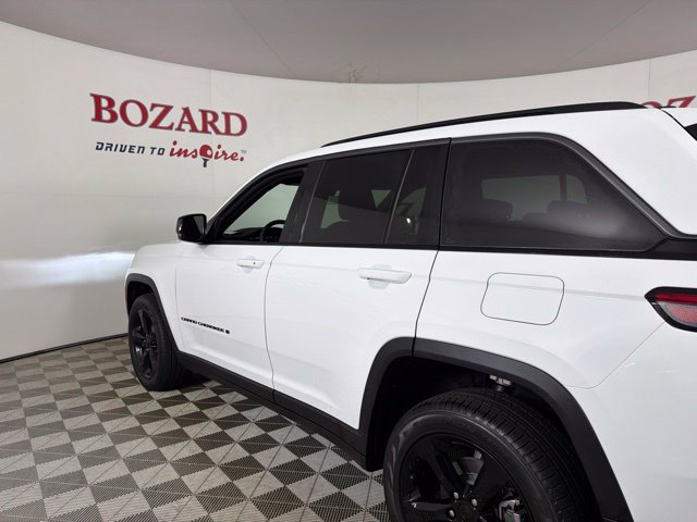 Used 2026 Jeep Grand Cherokee Limited w/ Limited Altitude Package AWD/4WD image 8
