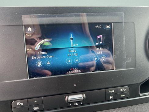 Used 2024 Mercedes-Benz Sprinter 2500 image 46