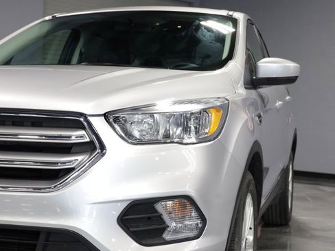Used 2017 Ford Escape SE AWD/4WD image 28