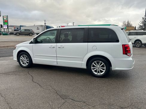 Used 2017 Dodge Grand Caravan SE image 9