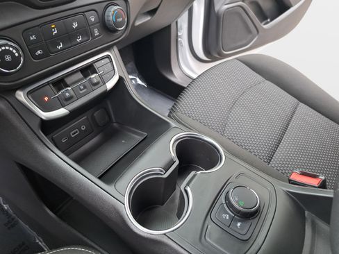 Used 2024 GMC Terrain SLE FWD image 22