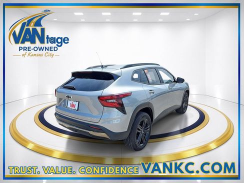Used 2025 Chevrolet Trax ACTIV w/ Driver Confidence Package FWD image 6