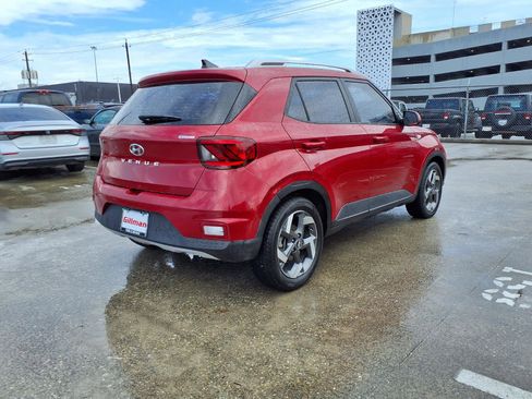 Used 2021 Hyundai Venue SEL w/ Cargo Package FWD image 24
