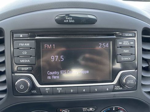 Used 2016 Nissan Juke S image 12