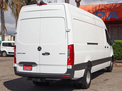 Used 2021 Mercedes-Benz Sprinter 3500 image 8