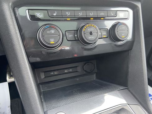 Used 2021 Volkswagen Tiguan SE R-Line image 32