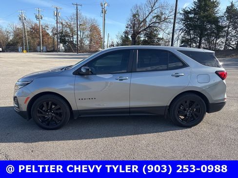 Used 2024 Chevrolet Equinox LS w/ LS Convenience Package image 4