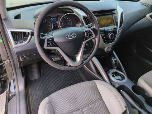 Used 2014 Hyundai Veloster w/ Style Package 02 FWD image 16
