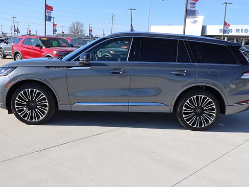 Used 2025 Lincoln Aviator Black Label image 8