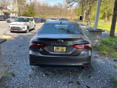 Used 2021 Toyota Camry LE FWD image 6