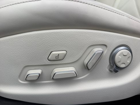 Used 2025 Genesis GV80 3.5T Prestige AWD/4WD image 14