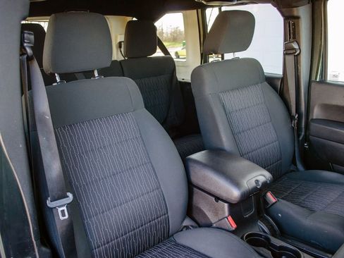 Used 2011 Jeep Wrangler Unlimited Sport image 30