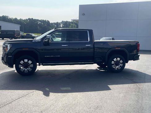 Used 2025 GMC Sierra 2500 Denali w/ Denali Reserve Package AWD/4WD image 8