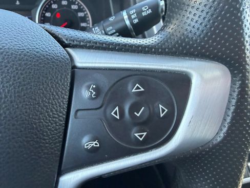 Used 2022 GMC Acadia SLE FWD image 14