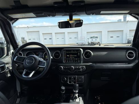 Used 2023 Jeep Wrangler Unlimited Sahara w/ Cold Weather Group AWD/4WD image 19