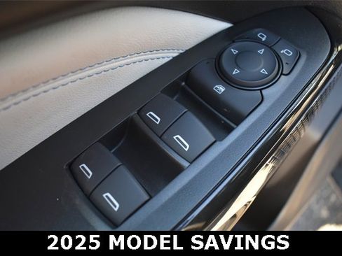 New 2025 Chevrolet Trax LT w/ Sunroof Package image 20