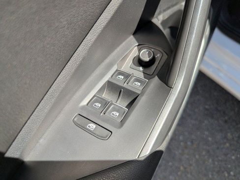Used 2021 Volkswagen Jetta SE FWD image 10
