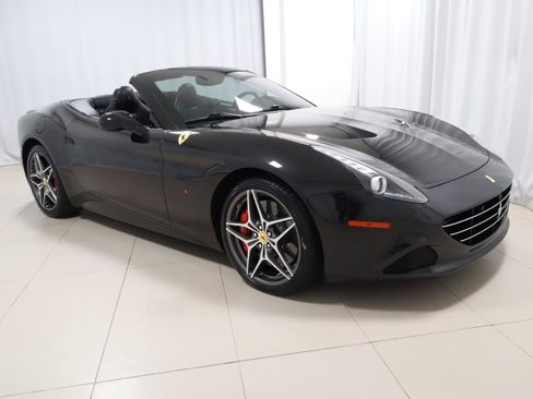 Used 2016 Ferrari California T RWD image 5