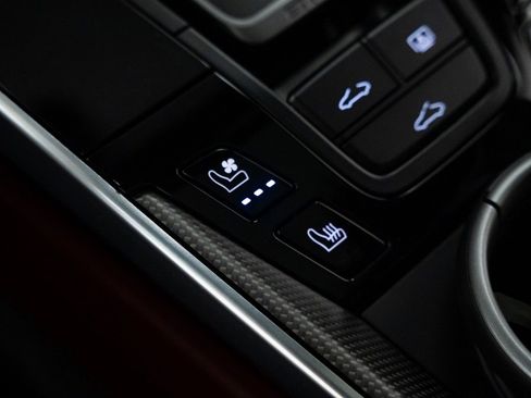 Used 2022 Porsche 911 Turbo S image 18