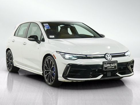 Used 2025 Volkswagen Golf AWD/4WD image 7