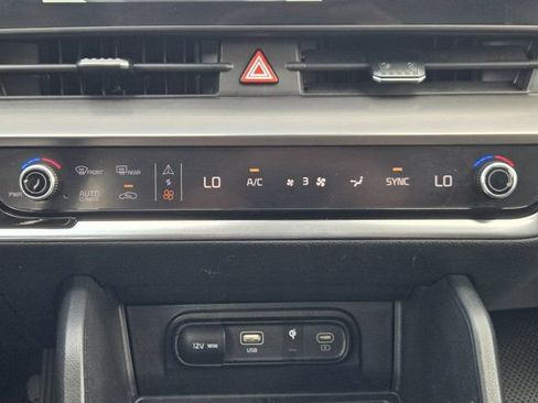 Certified 2024 Kia Sportage EX FWD image 18