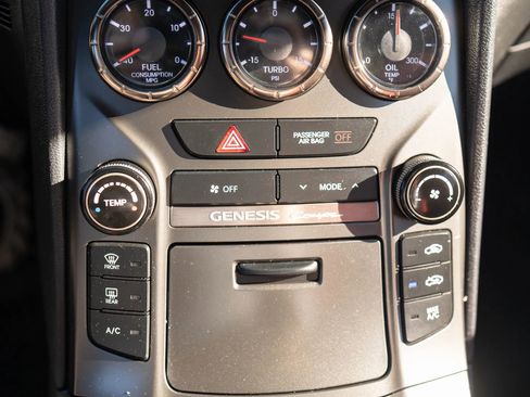 Used 2013 Hyundai Genesis 2.0T image 18