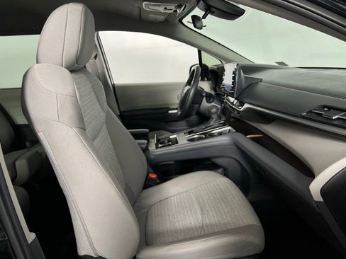 Used 2024 Toyota Sienna LE image 31