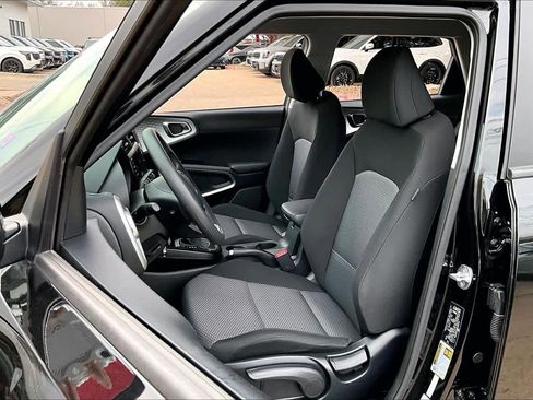 Used 2024 Kia Soul LX w/ Option Group 015 image 8