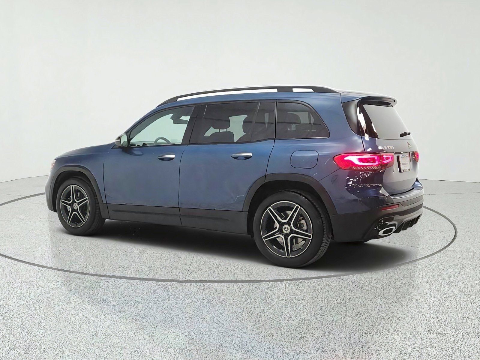 Used 2023 Mercedes-Benz GLB 250 image 7