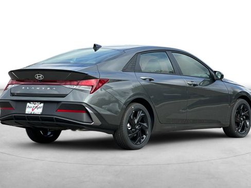 Used 2026 Hyundai Elantra Sport FWD image 8