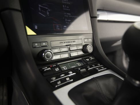 Used 2025 Porsche 718 Cayman image 23