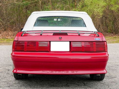 Used 1989 Ford Mustang GT RWD image 17