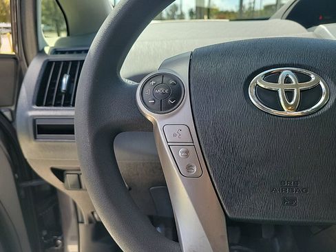 Used 2016 Toyota Prius V Three image 17