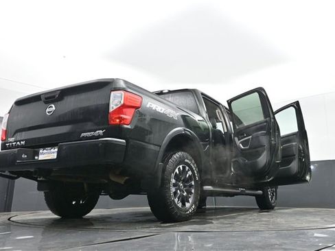 Used 2019 Nissan Titan PRO-4X w/ Pro-4x Convenience Package image 44