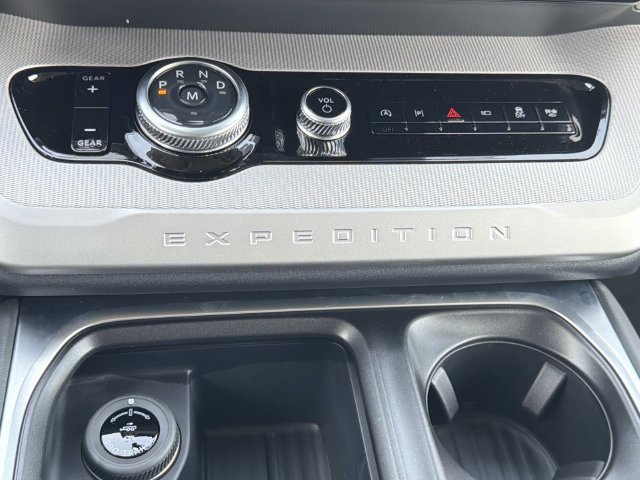New 2027 Ford Expedition Max Active RWD image 31