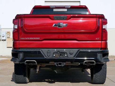 Used 2021 Chevrolet Silverado 1500 LT Trail Boss w/ Convenience Package II AWD/4WD image 16